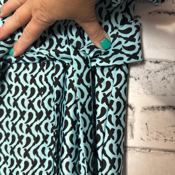 Aryeh Teal and Black Abstract Dress size Large with optional sash for cinching - Picture 11 of 13